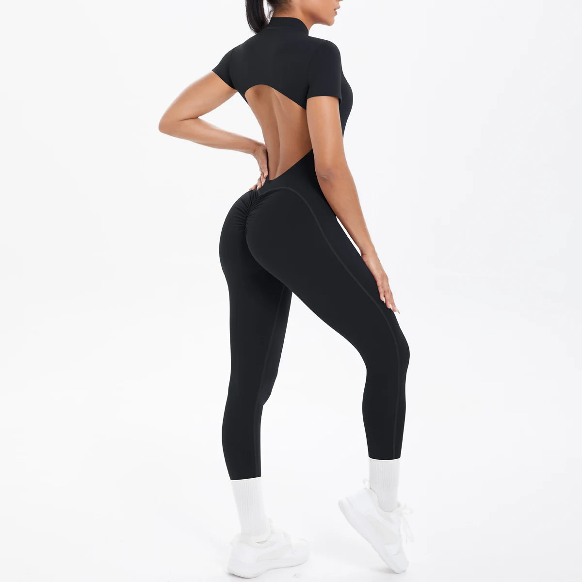 Combinaison de sport dos nu femme