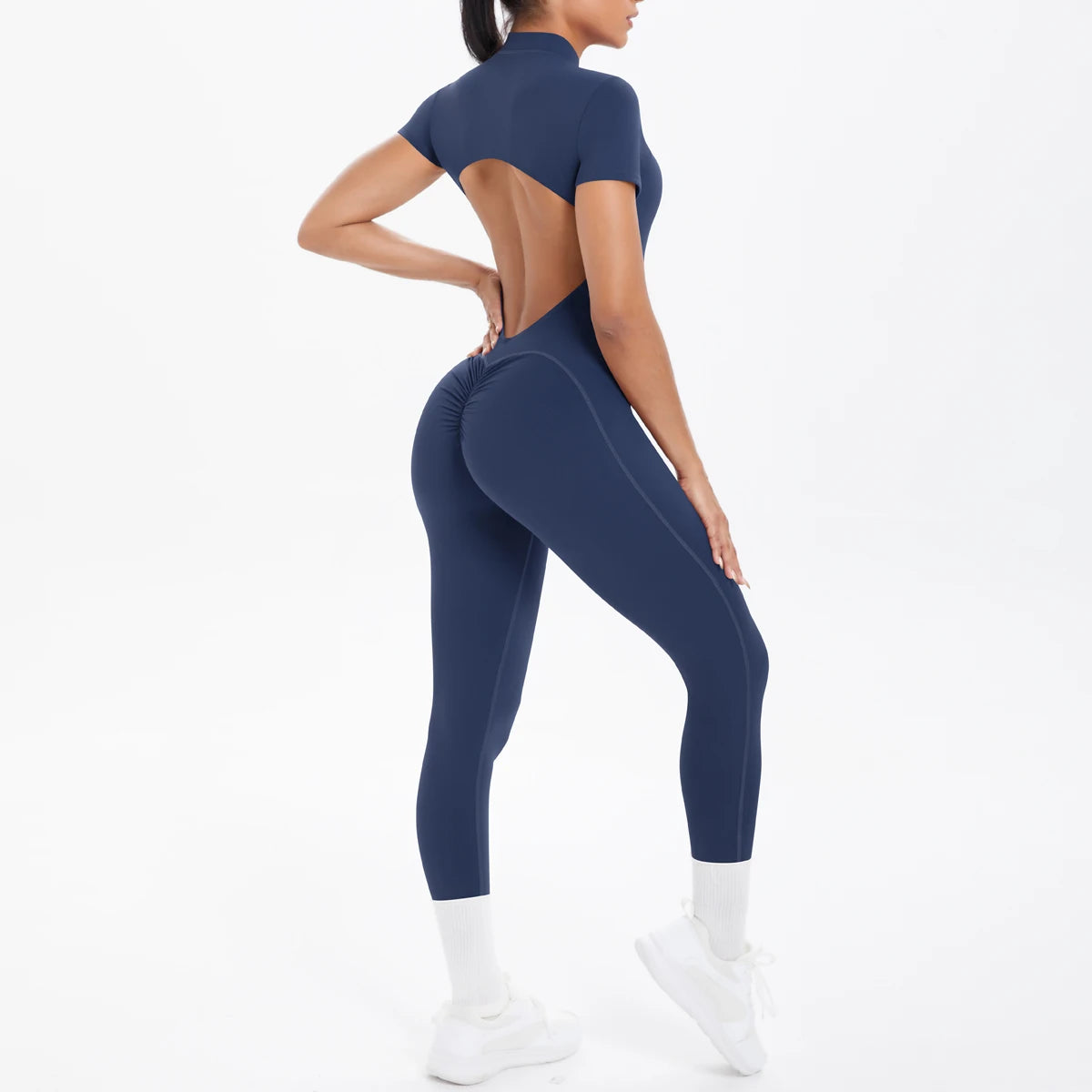 Combinaison de sport dos nu femme